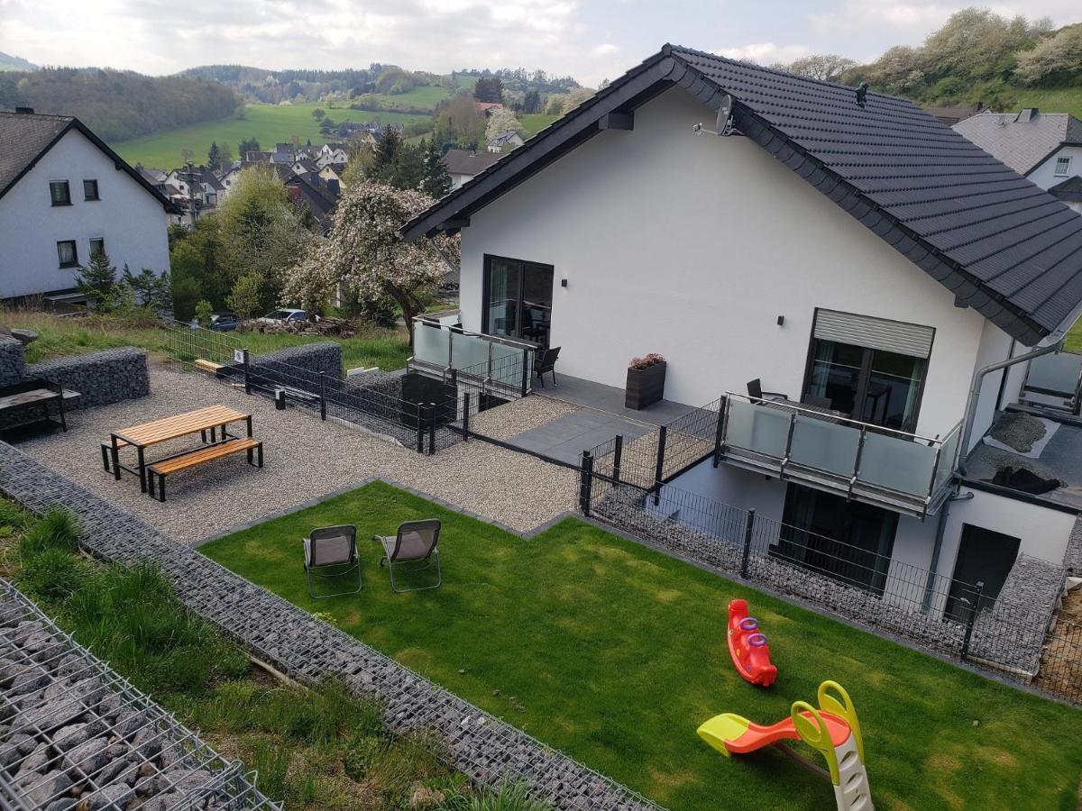 Ferienwohnungen Am Aeppelsberg Volkesfeld Exterior photo